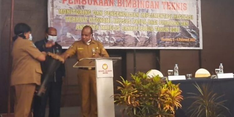 Bimtek Regulasi Otsus, Gubernur Berharap MRP Siapkan Bekal