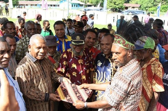 Bupati Mathius : “Kita Perlu Pendamping Kampung Adat”