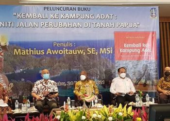 Launching Buku, Bupati Mathius Awoitauw Harap Kebijakan Nasional Untuk Percepatan Pembangunan Papua