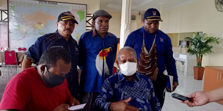 Ketua NasDem Papua Mathius Awoitauw Lanjutkan Pesan Ketum Surya Paloh, Minta Polri Usut Tuntas Bom Bunuh Diri di Gereja Katedral Makassar