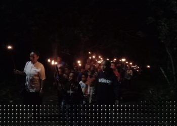 Jemaat GKI Sion Paryem Sambut Fajar Paskah Dengan Pawai Obor, Nyalakan Mercun dan Api Unggun