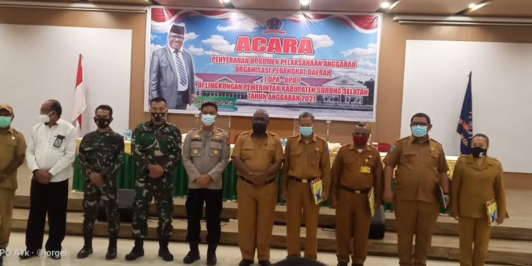 Plh Bupati  Serahkan DPA  APBD Sorsel 2021