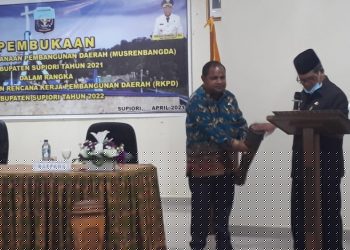 Bupati Jules Warikar Minta Semua OPD Prioritaskan Program Sesuai Visi Misi Bupati dan Wabup Terpilih