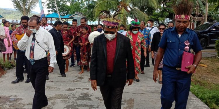 Jauhkan Kuasa Kegelapan, Anak-Anak Biak di Pulau Manbri Dituntut Bekerja dan Manfaatkan Waktu dan Kesempatan Yang Tuhan Berikan