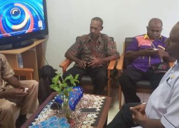 Diskominfo Kab Jayapura Bantu Empat Kampung Pasangkan VSAT