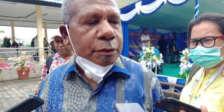 Hadiri Pelantikan KKDB Kabupaten Jayapura, Mathius Ajak Warga Barru Sukseskan PON XX