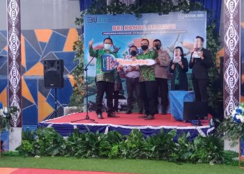 Perayaan 13 Tahun Anniversary PT Semuwa Group, Serahkan Dua Unit Mobil Ambulans