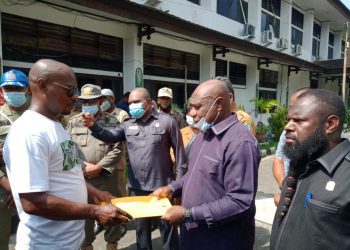 Massa Demo Desak DPRD Bentuk Pansus LHP BPK Terkait Temuan Penyalahgunaan Dana Banjir Bandang