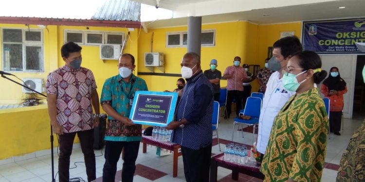 RSUD Youwari Terima Bantuan Konsentrator Oksigen Dari Media Group Pangansari Utama