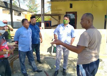 Dua Anggota Komisi A DPRD Kabupaten Jayapura, Wagus Hidayat dan Martheis Lewerissa Tinjau Polsek Nimboran