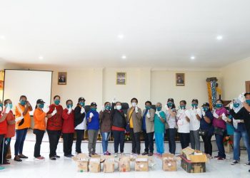 Peringati HUT Kemerdekaan RI Ke-76, TP PKK Kabupaten Supiori Lakukan Aksi Peduli Covid-19