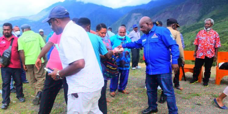 Jelang HUT Partai Demokrat Ke 20,  Ketua DPC Demokrat Tolikara Bantu Dana 50 Juta dan Beras 1 Ton pada Kegiatan Konferensi di Klasis Goyage