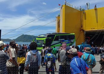 Diangkut KM Dharma Kencana VII,  316 Bus PON Papua Tiba di Jayapura