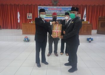 Sidang Paripurna, Wabup Jayapura Sampaikan Nota Keuangan Perubahan APBD 2021