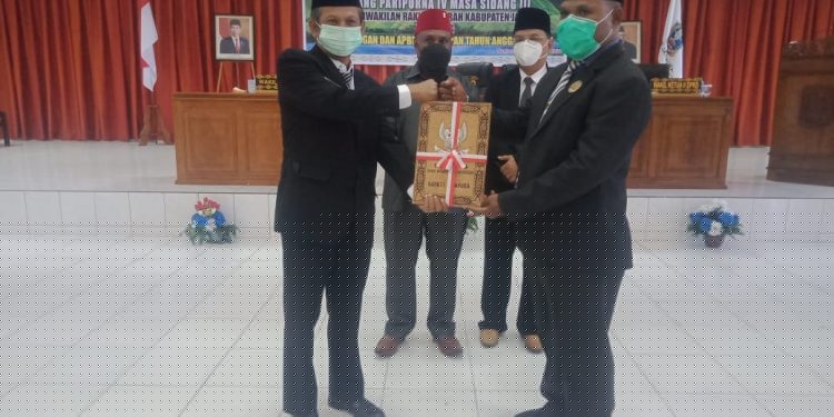 Sidang Paripurna, Wabup Jayapura Sampaikan Nota Keuangan Perubahan APBD 2021