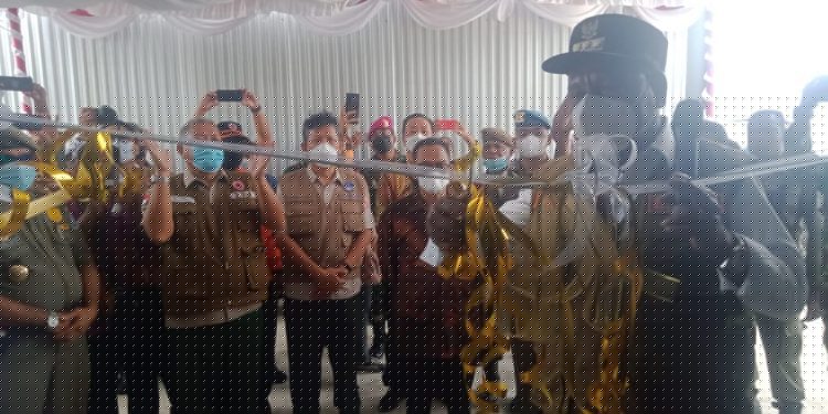 Bupati Mathius Resmikan Rumah Pengolahan Tepung Sagu Hele Wabhouw di Sereh Tua