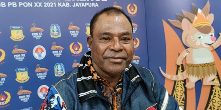 Meriahkan Kirab, 2 Atlet Asal Kabupaten Jayapura Ditunjuk Bawa Api PON