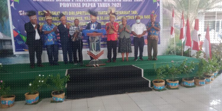 Hasil Kongres  Besar I MAT, Ismael Mebri Terpilih Ketua Dewan Presidium Masyarakat Adat Tabi