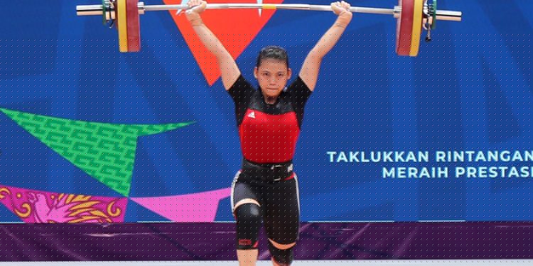 Angkat Besi PON XX: Lifter Putri Kaltim dan Jabar Sabet Emas