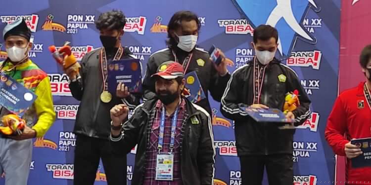 Atlet Anggar Riau Lampaui Target Raih Medali Emas di PON Papua