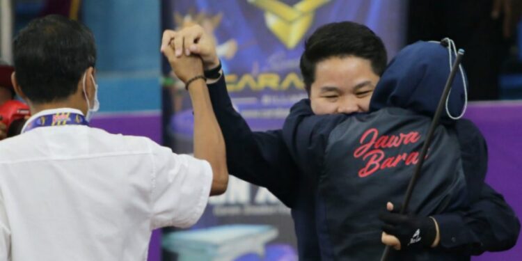 Laga Dramatis Pasangan Annita – Amanda Rebut Emas Biliar 10 Ball Double Putri