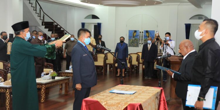 Sah, Ridwan Rumasukun Resmi Jabat Sekda Papua