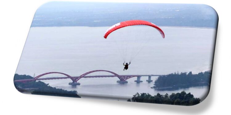 Paralayang PON XX Papua Catatkan Rekor MURI dengan Terbang Parasut Tandem Terbanyak