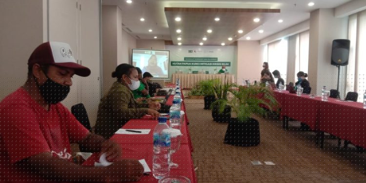 Peran Jurnalis Penting Dalam Menjaga Hutan Papua
