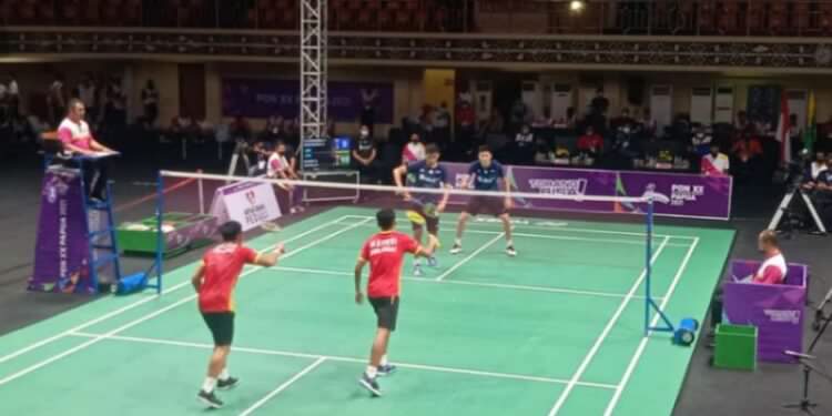Juara Bertahan Jabar Bertemu DKI Jakarta di Final Beregu Putra Bulu Tangkis
