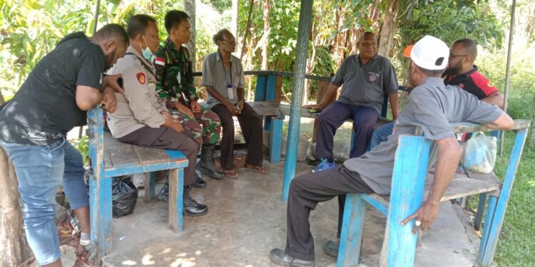 Polsek Sentani Timur Mediasi Pembukaan Palang SMK Negeri 1 Sentani Hawaii