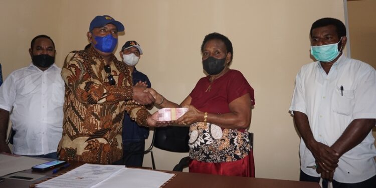 Bupati Usman Wanimbo Siapkan Dana Pembebasan Lahan   Rp 3 Milyar 500 Juta, Bangun Asrama Mahasiswa Tolikara Kota Studi Manokwari