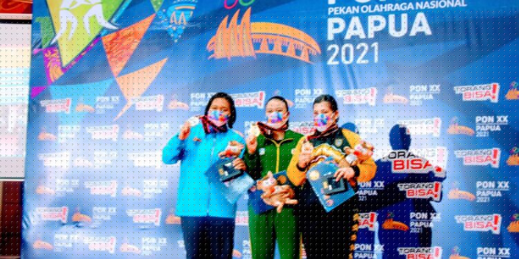 Sesuai Target, Pegulat Putri Jatim Raih Medali Emas