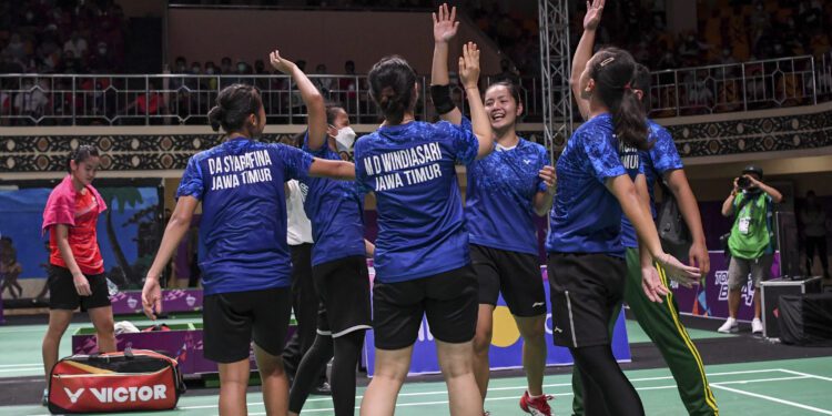 Jatim Bawa Pulang Emas Bulu Tangkis Beregu Putri PON Papua