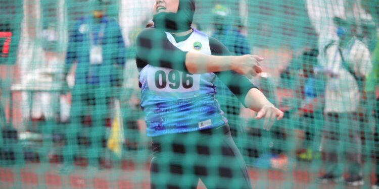 Meskipun Didera Cidera, Tresna Puspita Sabet Emas di Nomor Lempar Cakram