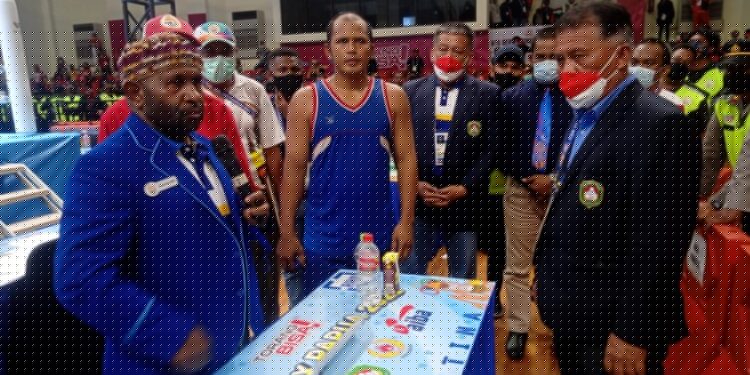 Tinju PON Papua: Ini Kronologis Ricuh Final Erico Amanupunjo Lawan Willis Boy Riripoy