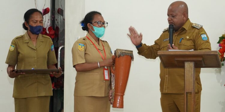 Buka Bimtek dan Ujian Sertifikasi Pengadaan Barang/Jasa, Wabup Nicho Beri “Signal Peringatan”