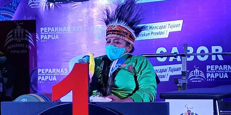 Atlet Para Angkat Berat DIY Sutiayah Berhasil Pecahkan Rekornas dan Raih Medali Emas