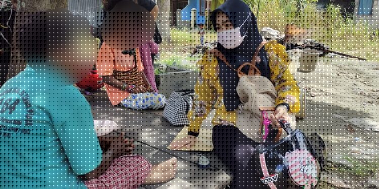 Petugas BNN Kabupaten Jayapura Lakukan Home Visite di 10 Orang Tua Residen