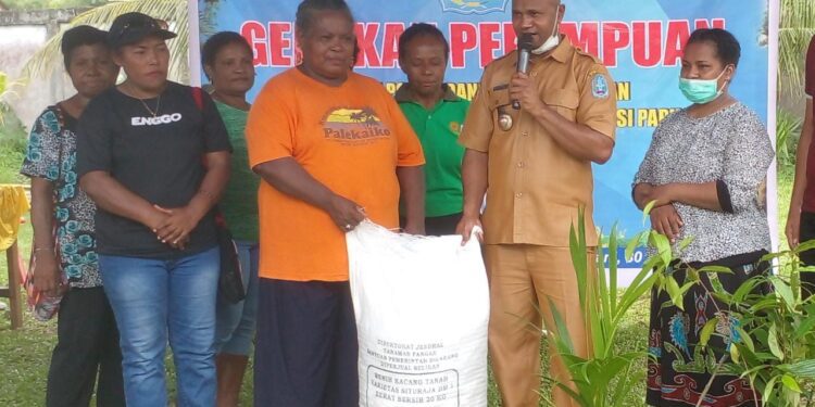 Steven Eluay, SE : Kelompok Otauw Mokho Terima Berbagai Bantuan Pangan, Guna Peningkatan Ekonomi Keluarga