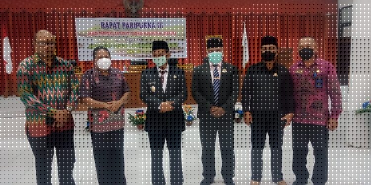 Banggar DPRD Sampaikan Laporan Hasil Pembahasan Nota Keuangan dan Raperda APBD 2022