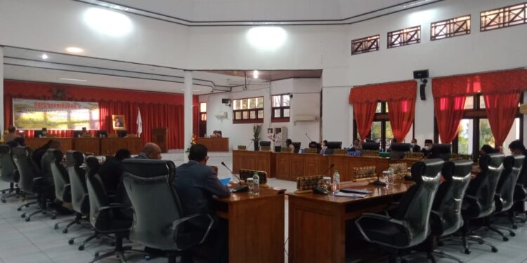 Paripurna DPRD Kabupaten Jayapura Molor Lagi