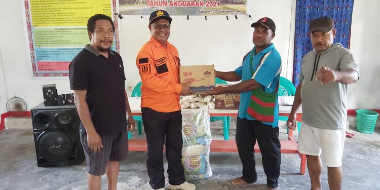 BPBD Salurkan Bantuan Bagi Warga Terdampak Gelombang Air Pasang