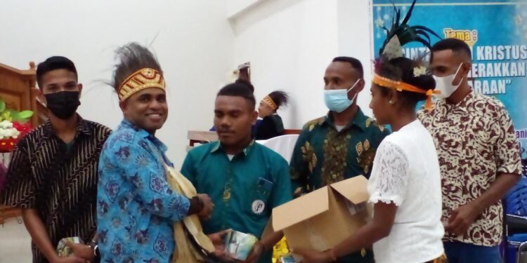 Charles Eluay :  Massa Jabatan Berakhir tahun 2021, Saya Harap Pengurus Baru Harus Mendekatkan Diri kepada Jemaat