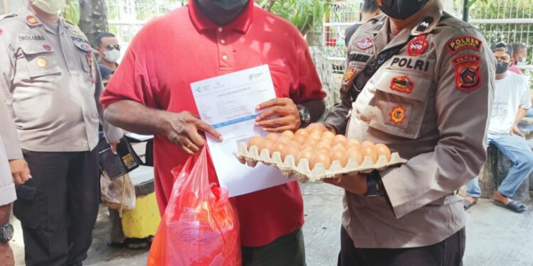 Gerai Vaksin Dilaksanakan oleh Polres Jayapura Upaya Melayani Masyarakat