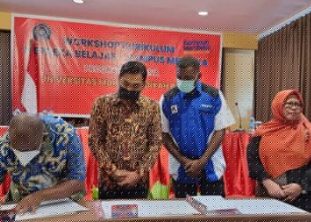Kadis Kominfo Kabupaten Jayapura Tanda Tangan Kerjasama dengan UMP