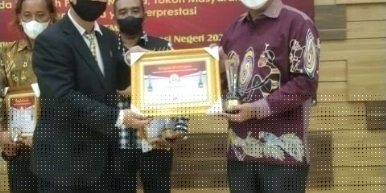 Wagus Hidayat Terima Anugerah dari Sorot News, Sebagai Tokoh Motivator Entrepreneur Inspiratif