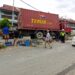 Rem Blong, Truk Tronton Hantam Tiang Lampu dan Pembatas Jalan di Sentani