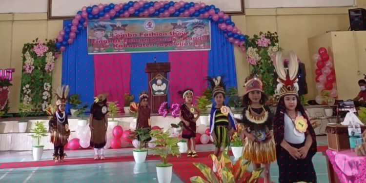 Yayasan Kemala Bhayangkari Peringati HUT ke-42, dengan Gelar Lomba Fashion Show