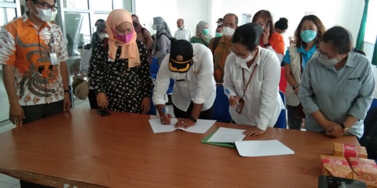 Disdukcapil MoU dengan RSUD Youwari Guna Percepat Pembuatan Akte Kelahiran dan KIA
