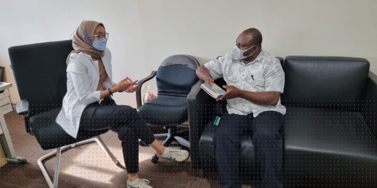 Kadis Kominfo Kabupaten Jayapura Gustaf Griapon  Silahturahmi ke Kementerian Kominfo RI, Merajut Program Komunikasi Pusat Daerah